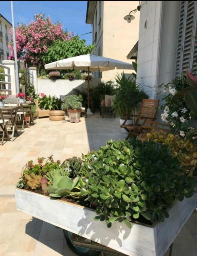 hotel lisà Viareggio Esterno foto
